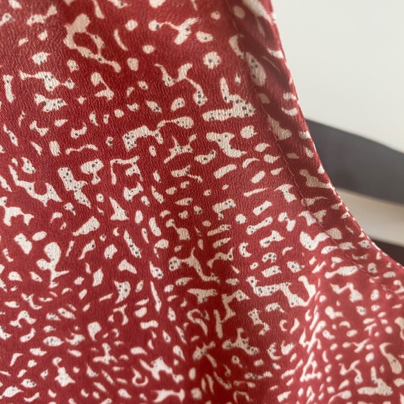 Papaya brand Red and White Pattern Sleeveless Top - Picture 2 of 7